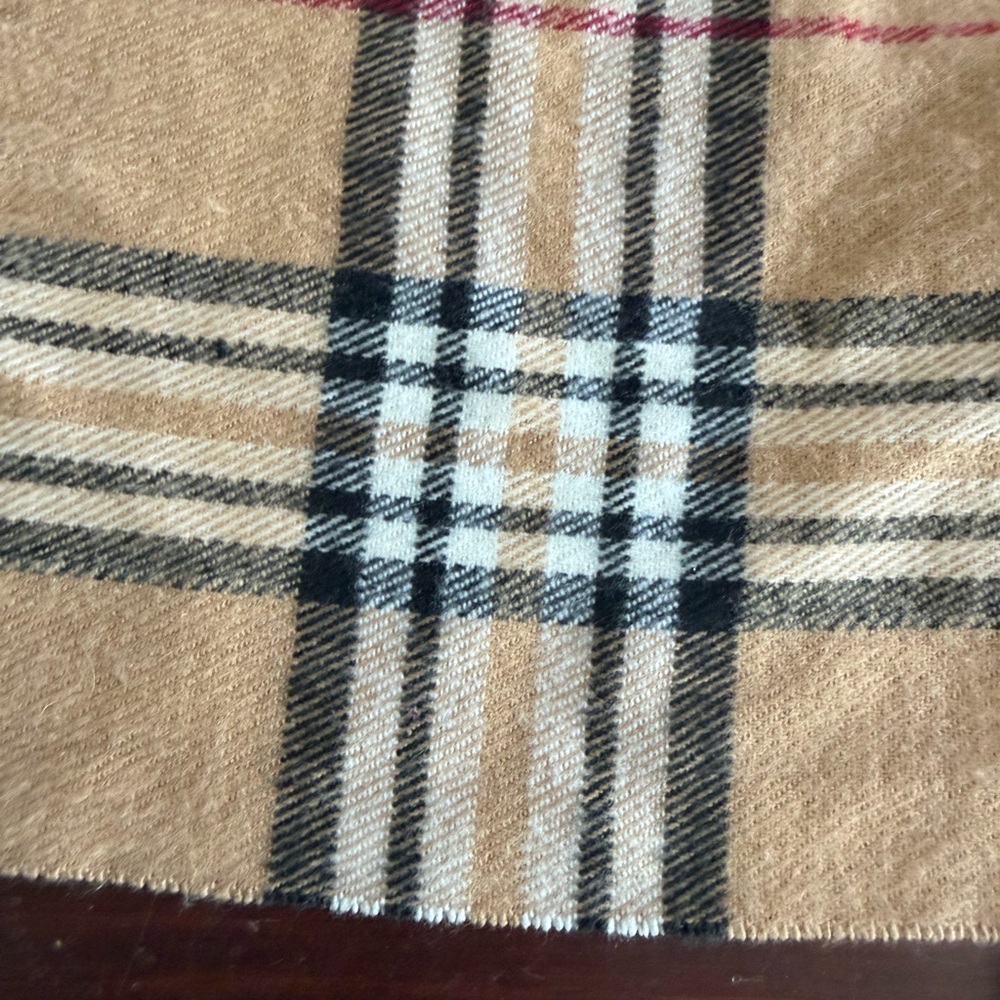 Burberry Tan and Red Checkered classic scarf - Picture 3 of 9